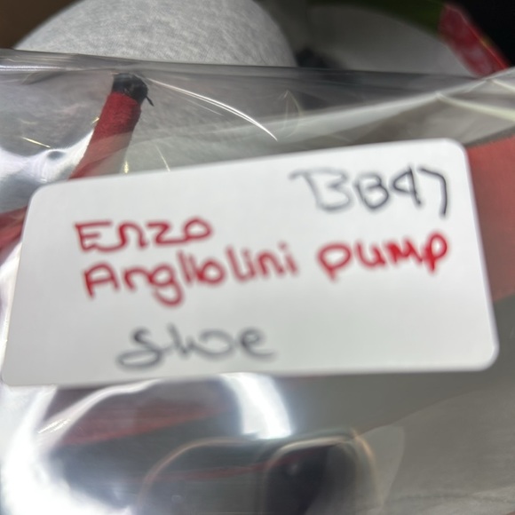 Enzo Angliolini Red Suede Kitten Heels - Picture 11 of 11